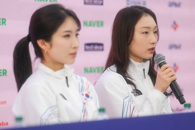 최민정 “올림픽 은퇴” 인사하자, 소원했던 심석희 “노력해줘서 고마워”