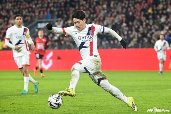 '패스마스터' 이강인 초특급 맹활약→무려 12번째 우승 보인다... PSG 3-0 대승 '리그 선두 탈환'
