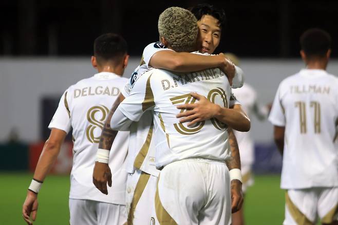 손흥민, 메시 앞 ‘도움’→댄스 세리머니…LAFC, 마이애미에 1-0 리드(전반 진행 중)