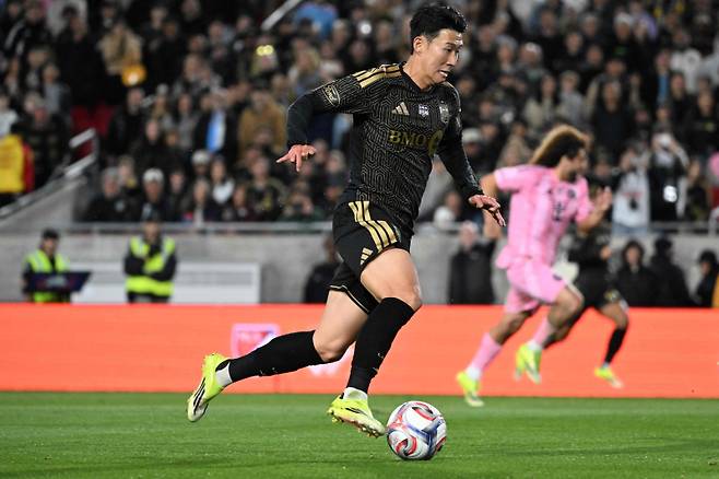 손흥민 도움 폭발→‘축구의 신’ 메시 꺾었다…LAFC, 마이애미 3-0 완파→MLS 개막전 승리