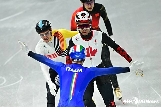 '엉덩이 들이민 세리머니'로 여론 뭇매, 이번엔 '심판 스캔들'에 불만 폭발→伊 강력 항의 나선다 [밀라노 올림픽]