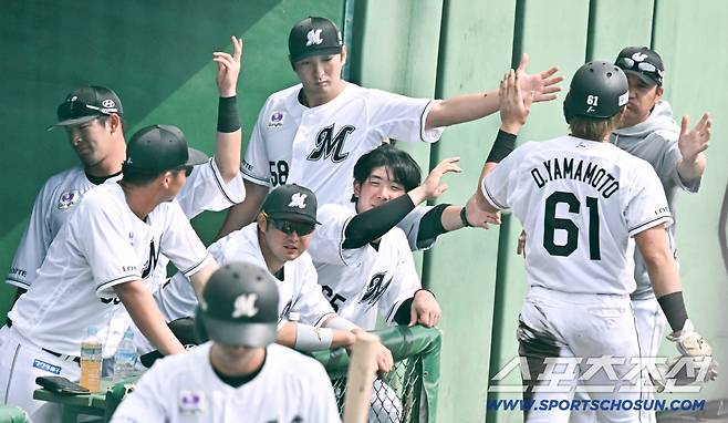 '18점 차 대패' 한화, 예방주사 제대로 맞았다…에르난데스 152㎞ 호투는 위안거리 [오키나와 현장]