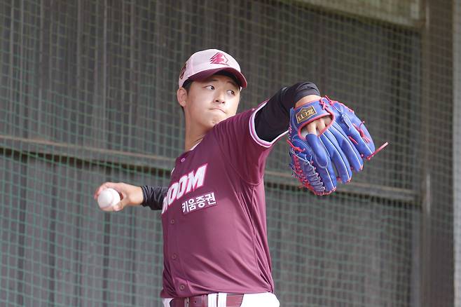 대만 WBC 대표팀 상대, 155km를 찍어버렸다...학폭은 학폭, 능력치는 진짜 '역대급'이다