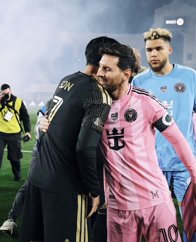 ‘메시 경기력 아쉬웠지만…’ 손흥민과 포옹하고 미소로 대화, 경기 직후 부앙가와도 ‘유니폼 교환’