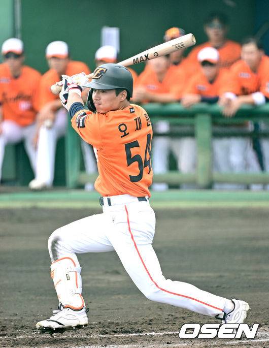 한화 중견수 고민 해결할 대형신인 등장, 4G 연속 안타에도 스스로 채찍질 “자신감 얻었지만 만족은 없다” [오!쎈 오키나와]