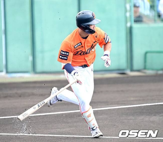 한화 중견수 고민 해결할 대형신인 등장, 4G 연속 안타에도 스스로 채찍질 “자신감 얻었지만 만족은 없다” [오!쎈 오키나와]