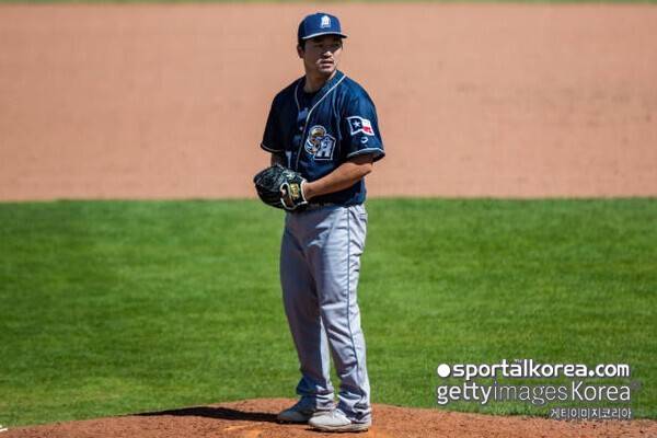 '한국행 포기' 139세이브 특급 마무리, 美 첫 등판서 '⅔이닝 4실점' 와르르 붕괴...미국 괜히 갔나