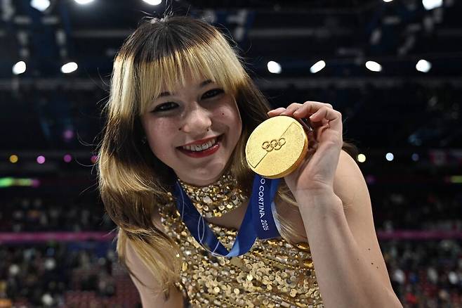 '中 배아파서 어쩌나' 천안문 사태→미국 이민...女 쇼트트랙 금메달 알리사 리우, 출신 배경 화제