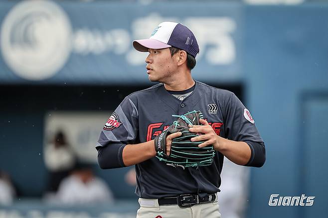 롯데 팬들이 반했다, 또 한 번 속아보나… 일본 팀 1이닝 순삭, ‘애증의 유망주’ 올해는 터지나