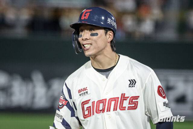 롯데 김동혁 방출 위기라고? 전화기 받은 배경, 철저한 수사 필요하지만…주전 or 비주전 논리 ‘어불성설’