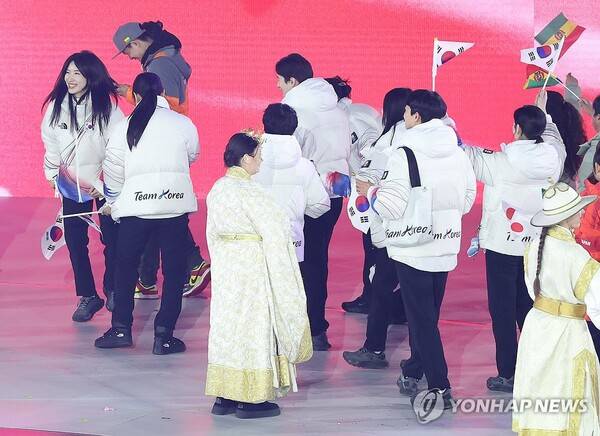 '나 롯데월드 출신이야'… 김길리, 춤추며 폐회식 제대로 즐겼다[밀라노 이슈人]