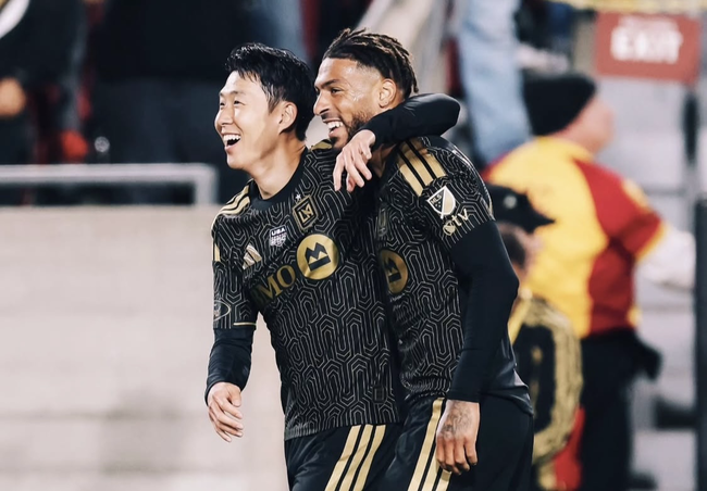 히샬리송급 손흥민 사랑 나왔다…‘빤히 쏘니만 쳐다보고 있네’ 부앙가 본인도 인정