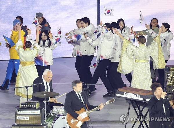 '미친 인싸력' 댄스 김길리, '위풍당당' 기수 최민정… 폐회식서도 멋졌던 영웅들