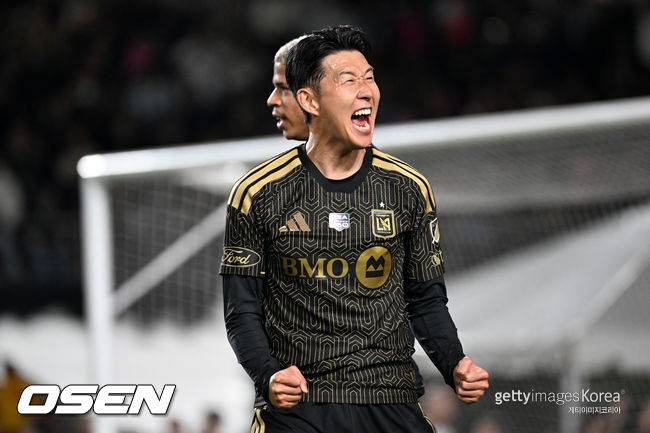 '1분 남기고 교체?' 손흥민도 짜증냈는데...LAFC 감독, 직접 이유 밝혔다