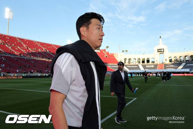 '1분 남기고 교체?' 손흥민도 짜증냈는데...LAFC 감독, 직접 이유 밝혔다