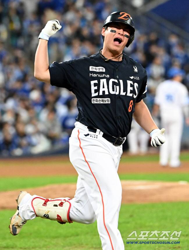 '부산 순혈+이대호 찐후배인데' 307억 종신한화 → 뒤늦게 피눈물 흘린 롯데…노시환을 왜! 8년전 뽑지 않았나 [SC포커스]