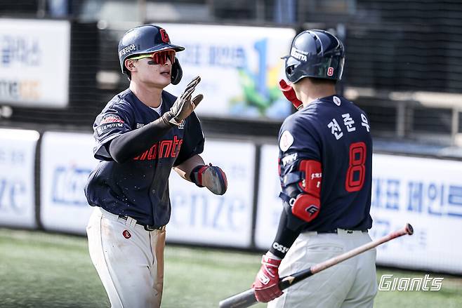 윤동희 2타점 터뜨렸지만…'와르르 무너진 마운드' 롯데, 日 요미우리 2군에 2-11 완패