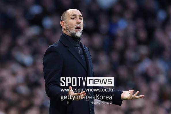 임시 감독 눈치챘다, 손흥민 떠난 토트넘은 '노답'이라는 것을...