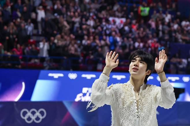 망가진 부츠 11켤레에 복숭아뼈가 4개로 불었다,