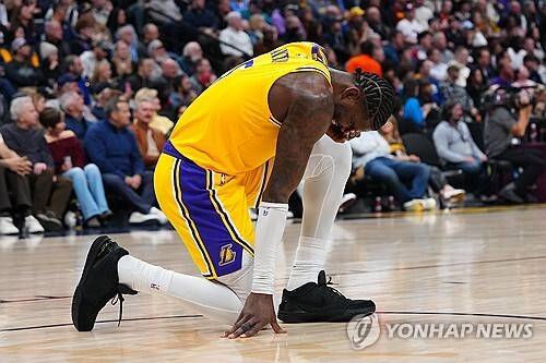 '당장 방출해!' 라이벌전 처참한 대패, 팬들의 분노는 에이튼에게 쏠렸다