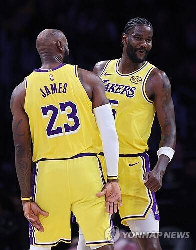 '당장 방출해!' 라이벌전 처참한 대패, 팬들의 분노는 에이튼에게 쏠렸다