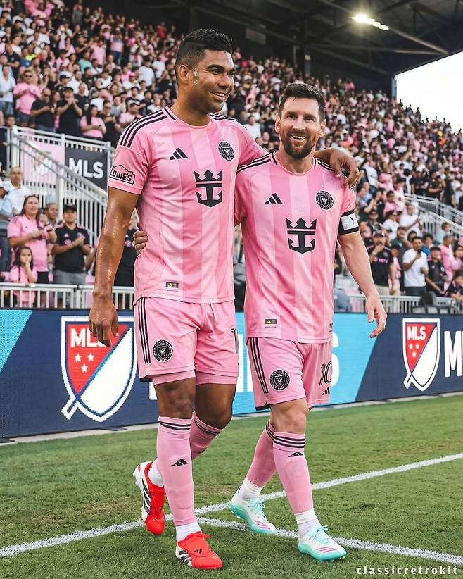 손흥민에게 달갑지 않은 소식 전해졌다 “올여름 ‘FA 신분’ 카세미루, 휴가 중 美 방문→인터 마이애미 경영진과 논의 나눠”