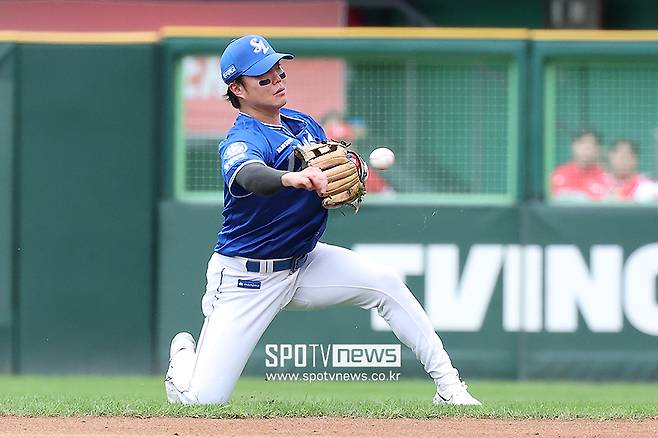 엄상백·황준서 호투+페라자·채은성 펄펄…한화, 매닝 앞세운 삼성 8-5 제압 '첫 승'
