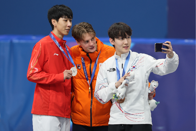 “한국 메달 7개 땄는데, 중국은 고작 1개뿐”…배아픈 中 매체, 쇼트트랙 부진에 “급격한 하락세” 혹평