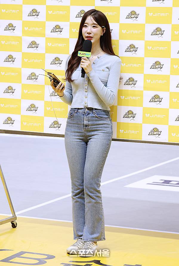 ‘오늘은 청바지핏’ 진달래 아나운서, 봄을 알리는 전령사!