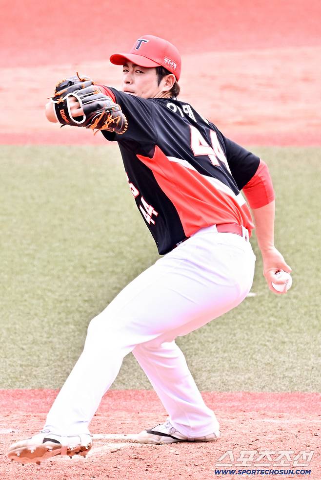 이러니 한화에 풀어달라 간청했지…KIA '6.7억 쾌척' 이유 증명했다