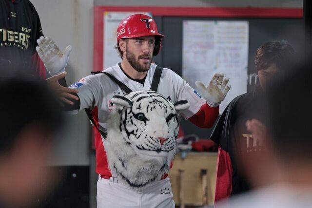 KIA와 1년만에 헤어졌지만 ML 88홈런 거포인데…김혜성 안타 도우미로 美복귀 신고식, 운명의 1개월