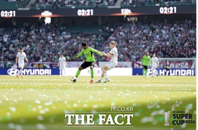 '야구 설움' 씻은 K리그, 전 경기 5년 중계권 독립 의미 [박순규의 창]