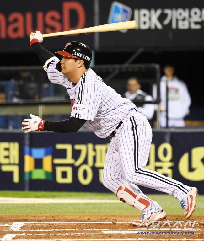 노시환에 밀릴 게 없는데, 아니 더 낫다고 볼 수도 있는데...307억 꿈 꾸기엔, 2년이 너무 아쉽다