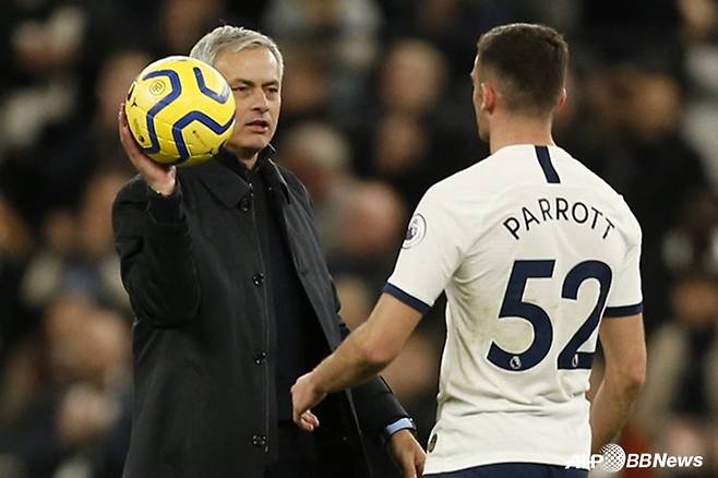 토트넘서 쫓겨난 '손흥민 후계자'의 역습... '득점 1위' 日 우에다 턱밑까지 추격