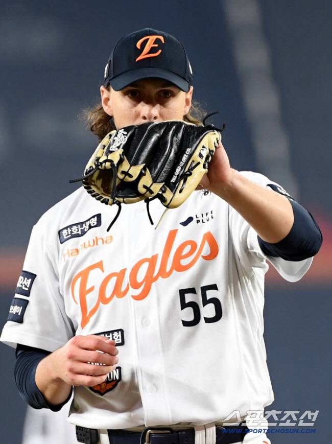 '한화 벌써 그립다' 37억에 선발 보장 욕심이었나…