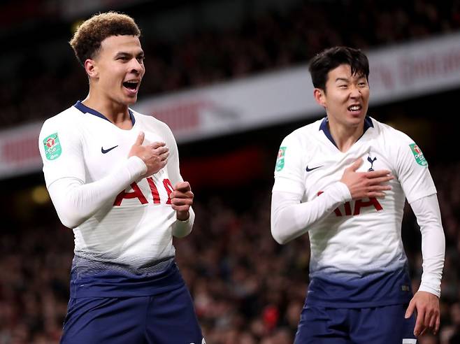 어느 덧 백수 '5개월'…'손흥민 절친', 6만 관중 앞 눈물의 귀환→