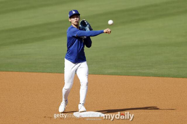 로버츠 결단 내렸다, WBC 직전까지 김혜성 밀어준다…