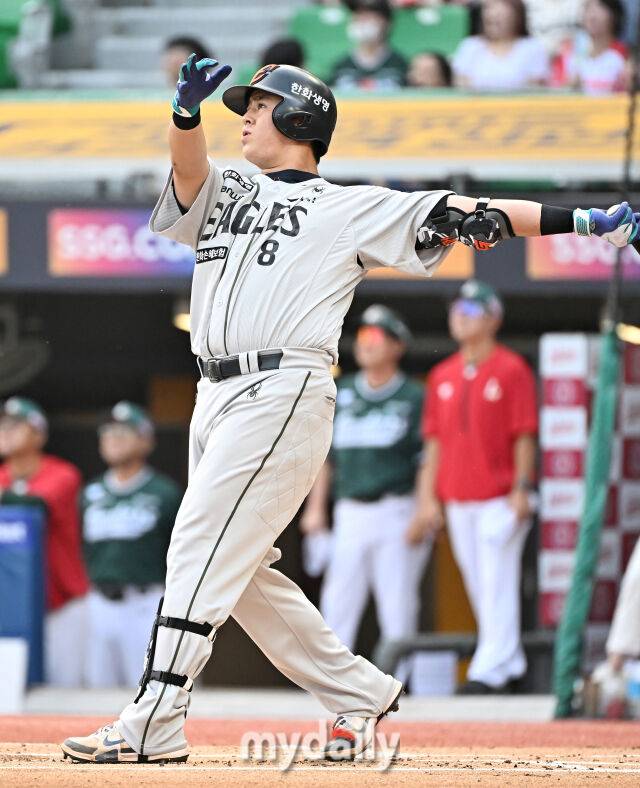 류현진은 ML에서 11년 있다가 37세에 돌아와서 8년 170억원…노시환 포스팅, 안 해도 되지만 잃을 게 없는 도전이다