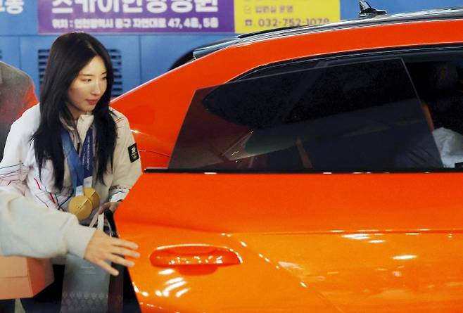 ‘람보르길리’ 뜨자 람보르기니 응답했다…김길리, 金金 목에 걸고 슈퍼카 귀국