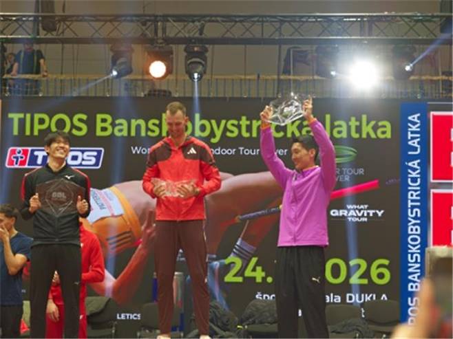 우상혁, 시즌 두 번째 대회서 2m30…세계실내선수권 티켓 획득