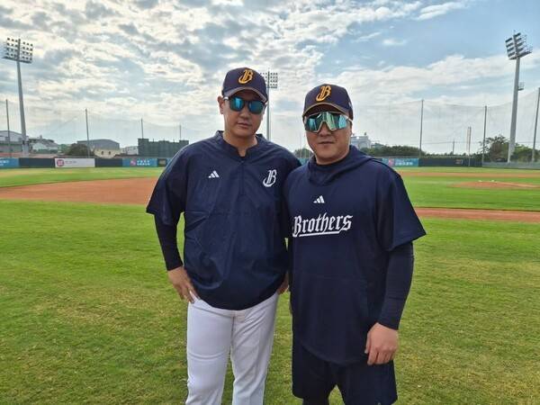 '롯데 레전드' 이대호·정훈, 다른팀 간다…