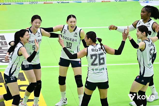 타나차, 사실상 '시즌 아웃'…선두 지켜온 도로공사, 시즌 후반 최대 위기