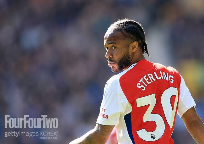 “이제 그만 축구화 벗어라” 황인범보다 낮은 연봉 감수했는데…프리미어리그 11년 짬밥도 소용 없었다