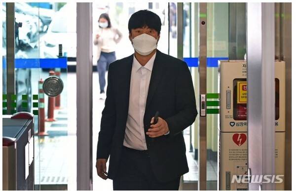 '원정도박→불명예 은퇴→4750만원 사기' 논란 끝판왕 전직 투수, 롯데 4인방 두둔?