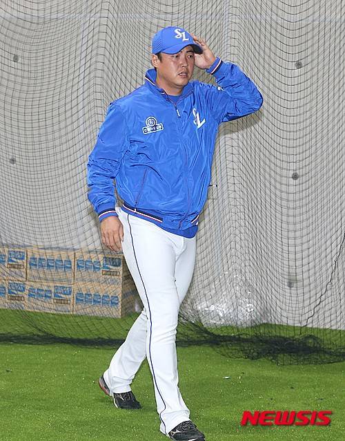 '원정도박→불명예 은퇴→4750만원 사기' 논란 끝판왕 전직 투수, 롯데 4인방 두둔?