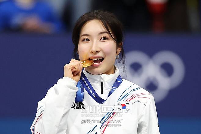 ‘언니가 동생 양보? 아님 추월?’ 女 1500m 金 람보르길리, 솔직하게 밝혔다…”제가 나갈 시도를 했다”