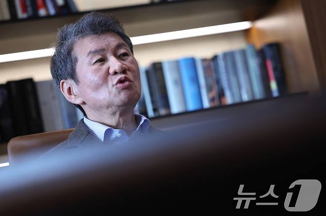 '대기업 오너' 정몽규는 왜 욕 먹는 축구협회장 4선에 도전했을까?