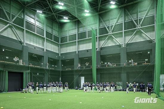 롯데에 떨어진 '원정도박' 폭탄,