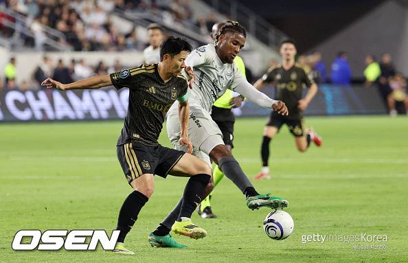 ‘천하의 손흥민 45분 만에 뺐다고?’ 눈치 없는 LAFC 새 감독…불화설에 적극 해명