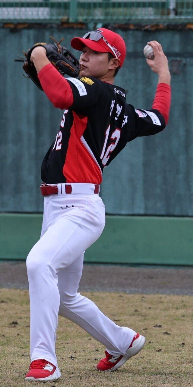 “아직 어리니까 해볼 수 있는 건 다 해보자” KIA 트레이드 보물이자 이대호가 극찬했던 그 선수…부드러운 수비? 한 방도 있다